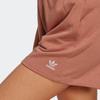 Adidas Originals Essentials+ Сделано из конопли, сплошной логотип, вышитый на резинке, прямые стандартные шорты, женские шорты, рок-коричневый IC1507