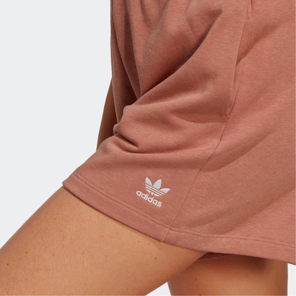 Adidas Originals Essentials+ Сделано из конопли, сплошной логотип, вышитый на резинке, прямые стандартные шорты, женские шорты, рок-коричневый IC1507