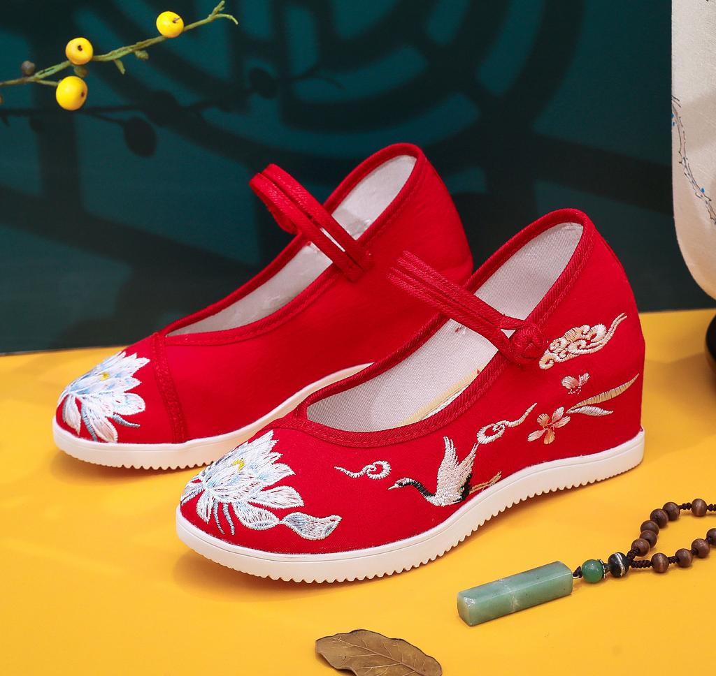 Crane, New Inner Height Increase, Old Beijing Cloth Shoes for Women with Hanfu Shoes, High Heels and Platform Embroidered Shoes