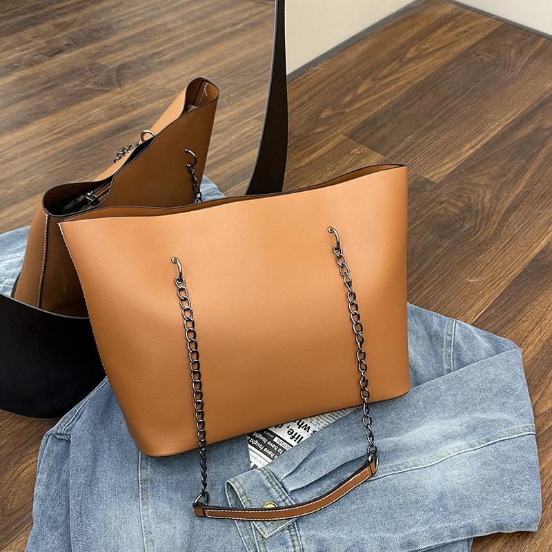 Trendy Solid Color Large Capacity Pu Tote Bag With Chain Decoration For Daily Commuting
