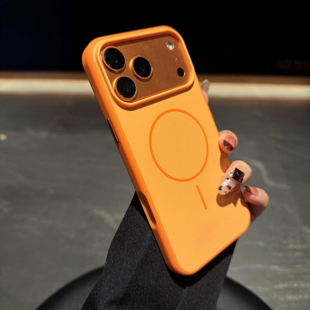 The integrated button contrasts the skin feel, suitable for iPhone17promax mobile phone case, magnetic suction Apple 16 anti-drop protective case