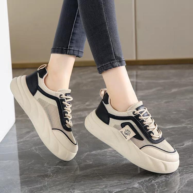 Легкая спортивная обувь женская летняя 2024 года, новые дышащие сетчатые туфли с одной сеткой, белые туфли с мягкой подошвой, универсальные с юбками, туфли для досок