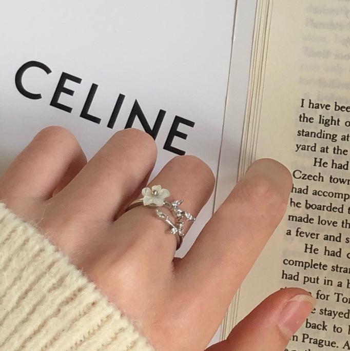 Korean-Style Open Pearl Ring: Retro, Light Luxury Design