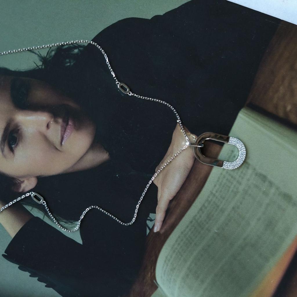 Серебряное колье с фианитами, вес изделия 5,61 гр (2192473)