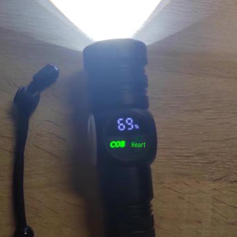 Black Scorpion Rechargeable Zoom Flashlight