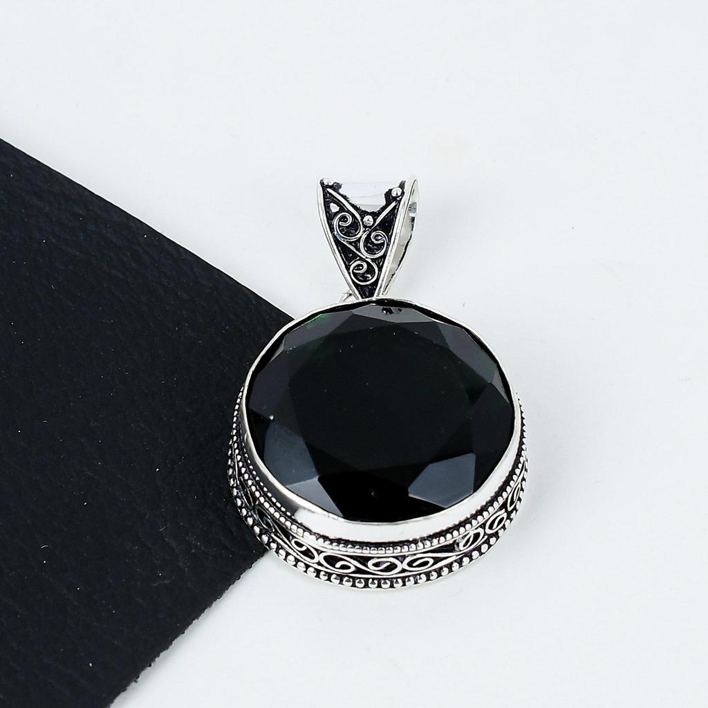 Серебряный кулон с драгоценным камнем зеленый турмалин из серебра 925 пробы — дизайн ручной работы, повседневные украшения, уникальные подарки с подвеской из зеленого турмалина