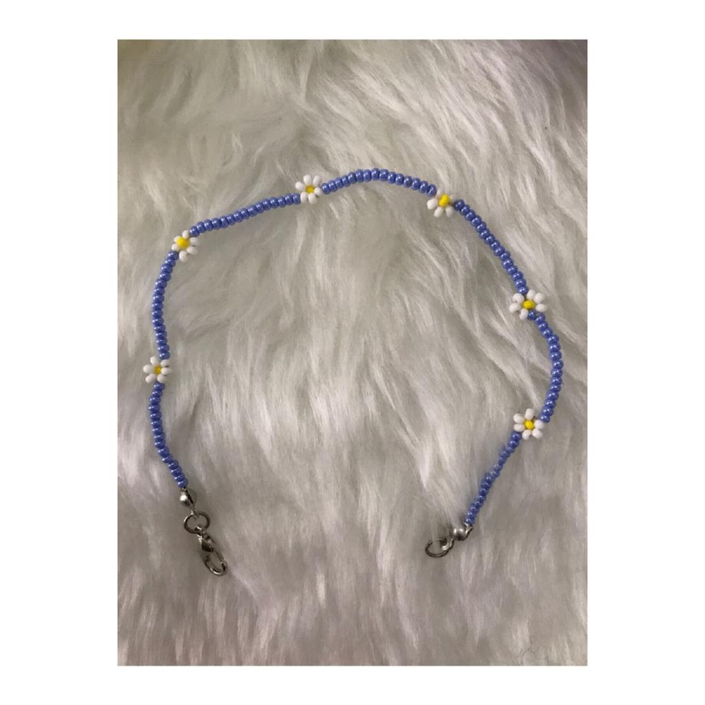 Женский браслет серого цвета со звездой