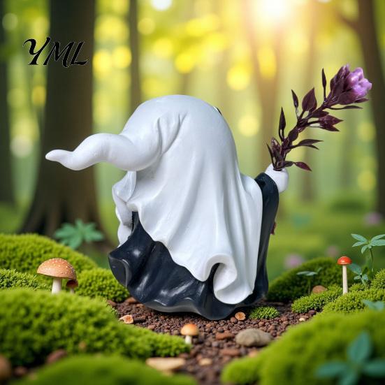 Halloween Ghost Pumpkin Decor Decoration, Holding Resin Figurine with Witch Soft Aesthetic Sculptures Hat, Spooky Cute Tabletop for Home Kitchen