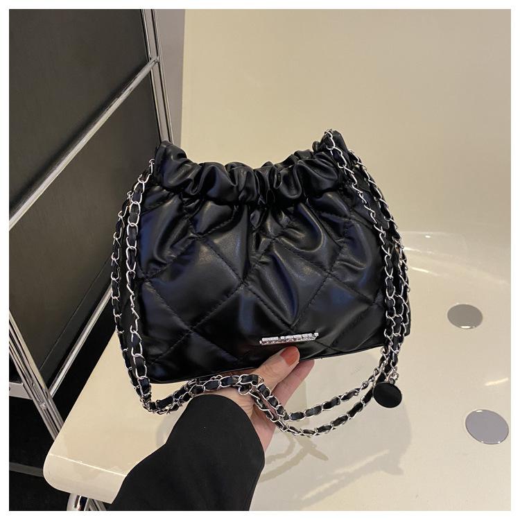 Новая женская сумка-ведро с бриллиантами 2024 года, модная универсальная сумка на плечо, популярная переносная сумка-мессенджер для женщин