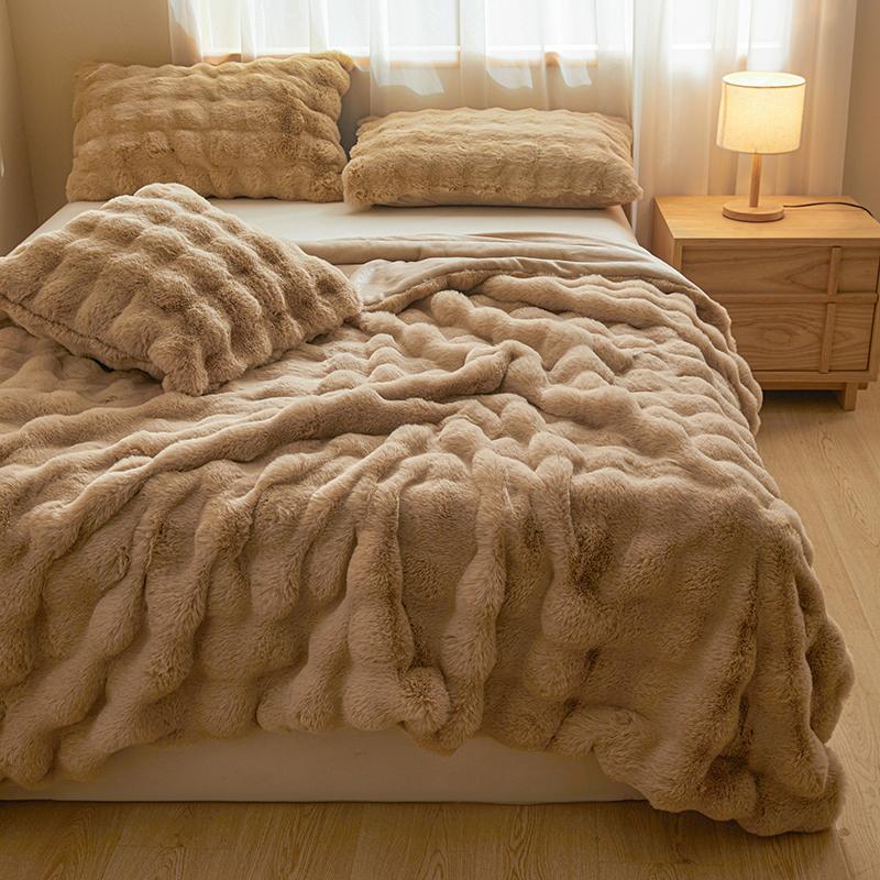 Luxury Solid Color Faux Rabbit Fur Blanket Winter Thickened Warm Faux Fur Blanket Soft Fluffy Throws Blankets for Sofa Bed Naps