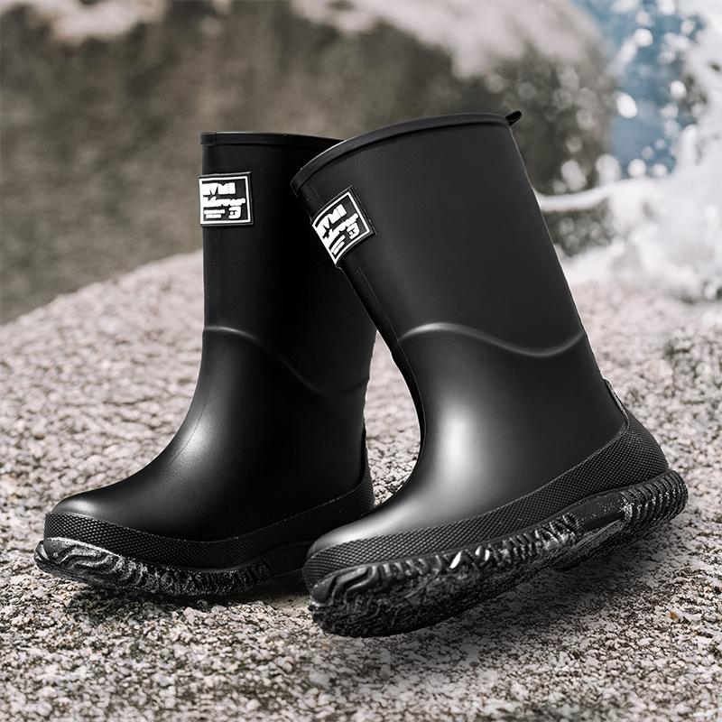 New Medium Tube Rain Shoes Women's Fashion Adult Outdoor Non-slip Waterproof Shoes Rainforest Hiking Rain Boots
