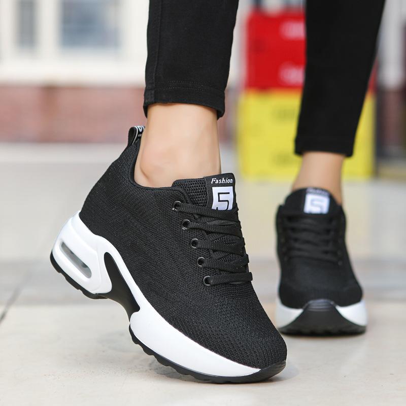 Осенняя сетчатая дышащая невидимая внутренняя увеличивающая рост женская обувь повседневная спортивная обувь на платформе женские одинарные туфли белые