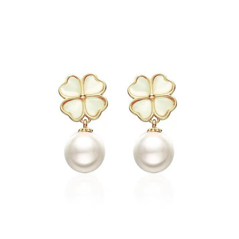 Модные темпераментные серьги с жемчугом и четырьмя листами клевера, простые милые женские серьги
