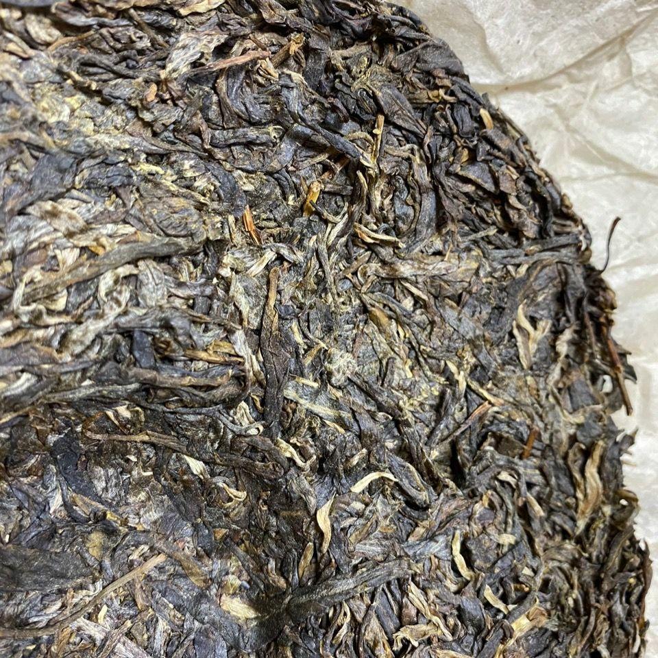 2021 Юньнань Исландия Сырой китайский чай Пуэр Весенний нежный листовой чай Шэн Пуэр 357г