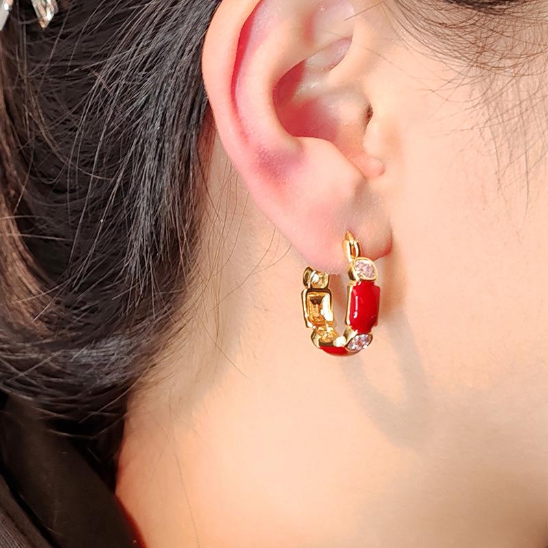 Серьги в стиле ретро с красными маслами, легкие, роскошные, модные, ретро, с высоким чувством, нишевые, осенние и зимние серьги