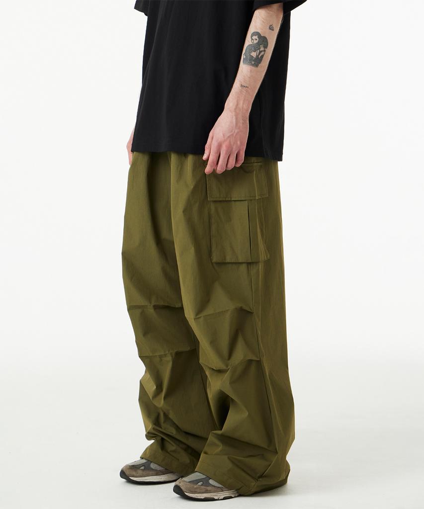 URBANAGE Waterproof Single-Pleat Cargo Parachute Wide Pants_Khaki