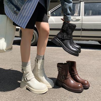 Британский стиль мода жареный уличный маленький короткий ботинок 2025 осень и зима новый круглый носок толстая подошва толстый каблук пряжка ремня ботинки-локомотивы женские