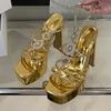 Модная обувь Liyke Подиумная мода Цепочка со стразами Ремешок на щиколотке Золотые сандалии Женские Элегантный квадратный носок Платформа Высокий каблук Свадебная банкетная обувь