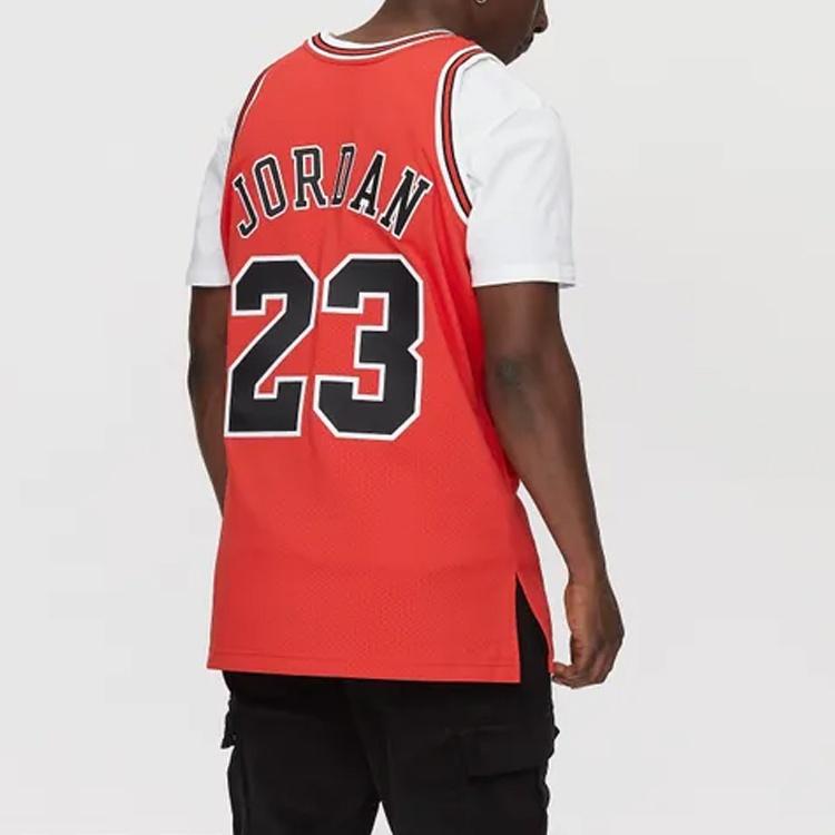 Mitchell & Ness NBA Authentic Jersey Chicago Bulls Road Finals 1995-96 Michael Jordan 'Red' Men's AJY4GS18075-CBUSCAR95MJO