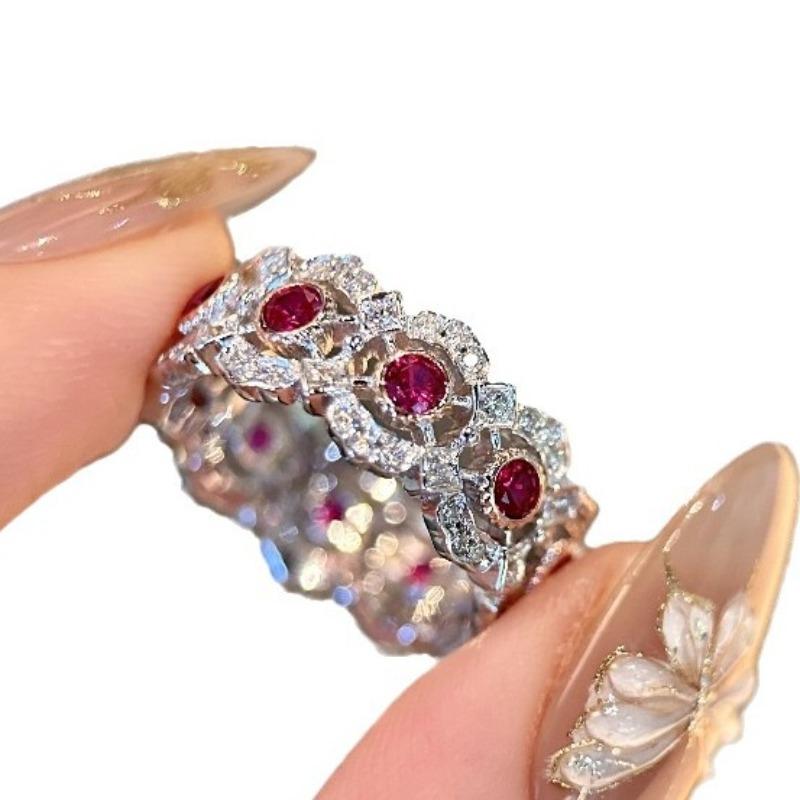 Light Luxury Inlaid Diamonds Vintage Hollow Out Lace Ruby Rings for Women Gorgeous Style Showy Wedding Ring Jewelry