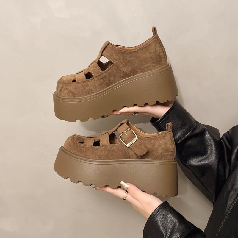 Римские сандалии женские летние 2025 новые модные и универсальные туфли-лодочки с закрытым носком, популярные любимые маленькие кожаные туфли