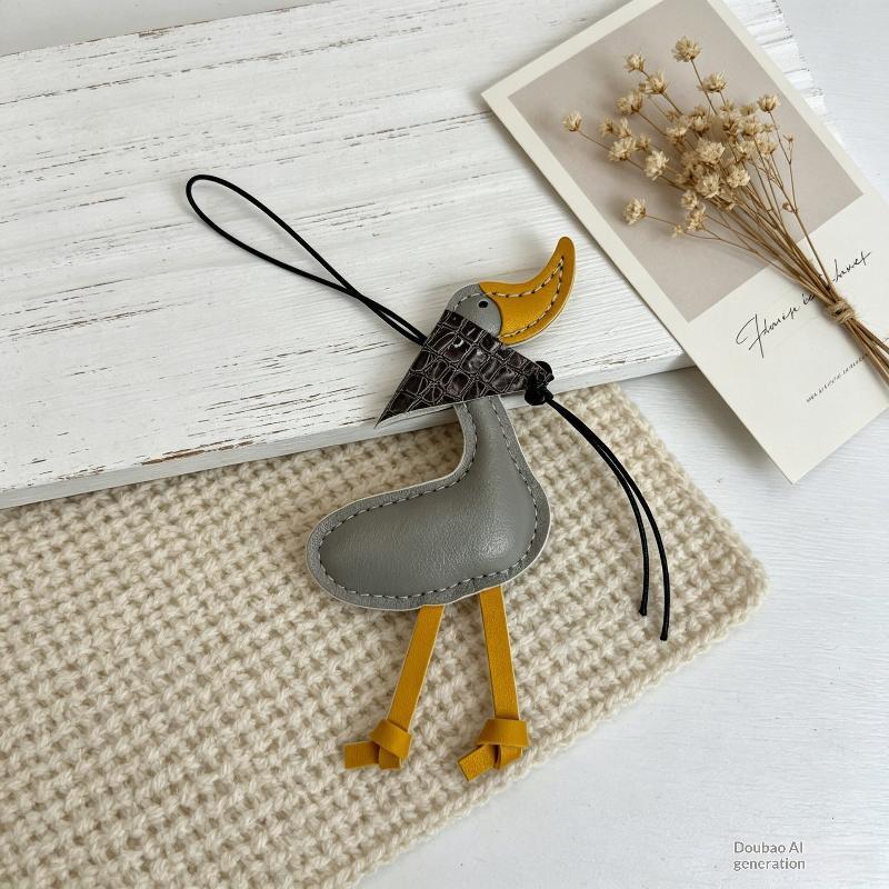 Creative Scarf Duck Duck Duckling Car Keychain Pu Leather Bag Pendant Car Keychain Decoration