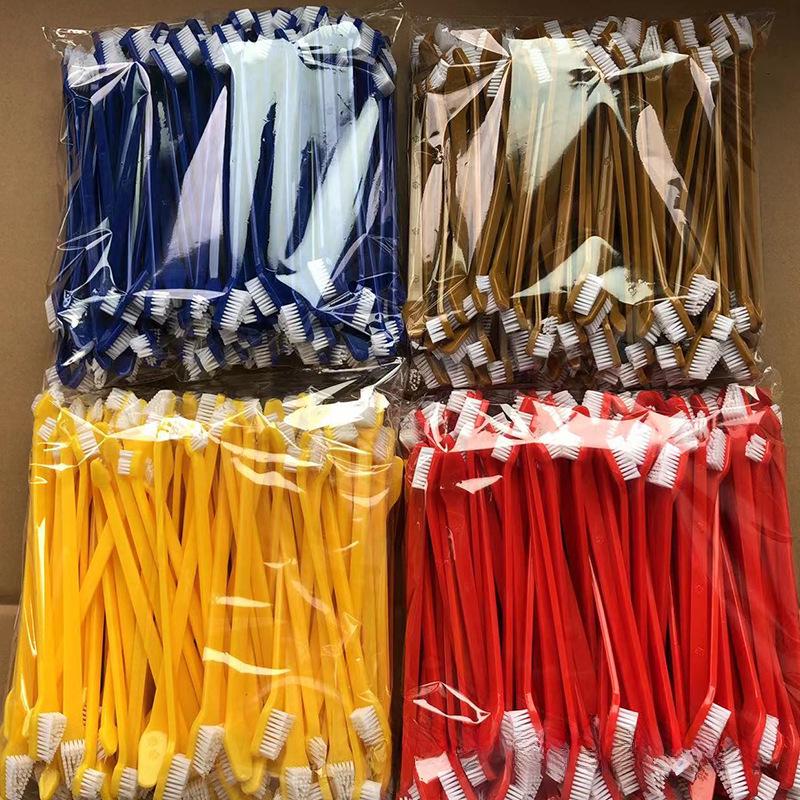 Двойная зубная щетка для домашних животных с длинной ручкой и мягкой щетиной для ухода за полостью рта собак.