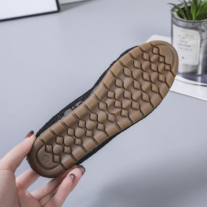 Весна и Лето Новые Сетчатые Туфли с Круглым Носком и Мелким Вырезом, Мамины Туфли Слипоны на Мягкой Подошве, Дышащие Удобные Балетки