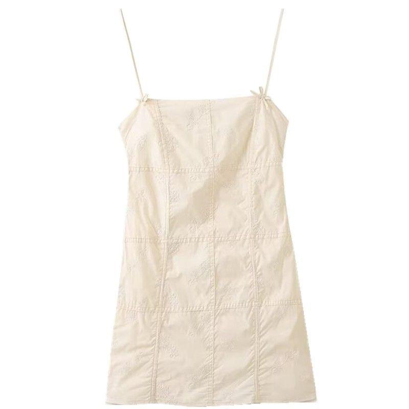 Fashion Style 2024 Summer New Female Slimming Small Bowknot Decoration Embroidered Strap Dress 0881303 712