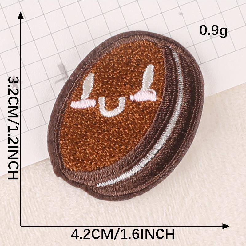 Вышитая нашивка на одежде и аксессуарах своими руками