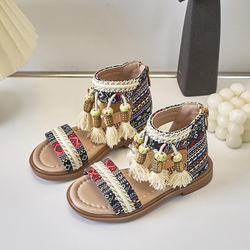 Детские сандалии 2024 года, летняя новая мода для девочек, универсальная обувь принцессы, детская обувь в этническом стиле с кисточками на мягкой подошве для отпуска