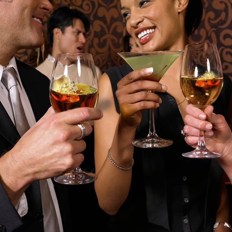 Форма для кубиков льда на Хэллоуин - 3D-форма черепа, силиконовая форма пищевого качества, 4/6 ячеек для виски, коктейлей, жуткой выпечки, шоколада