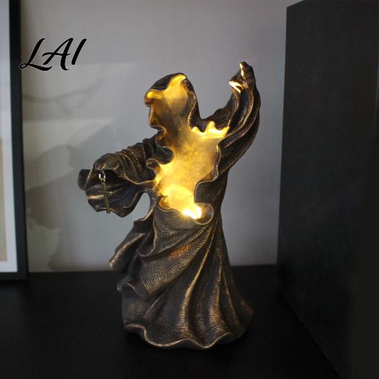 Atmospheric Desktop Decor Resin Gothic Halloween Statue Spooky Tabletop Ghost Decoration with Light Study Room Table Lamp Mysterious Faceless
