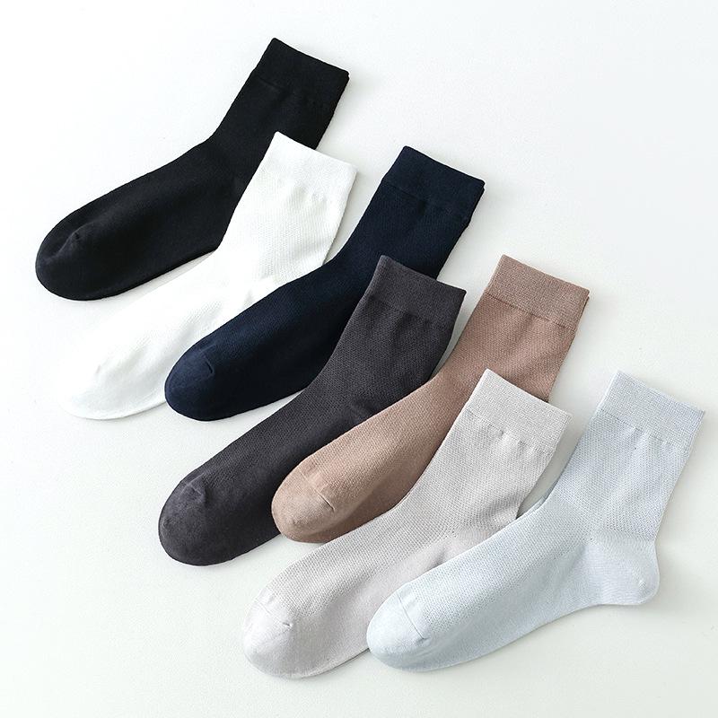 Мужские сетчатые носки средней длины из хлопка — дышащая, впитывающая пот, повседневная спортивная одежда однотонного черного и белого цветов для весны/лета.