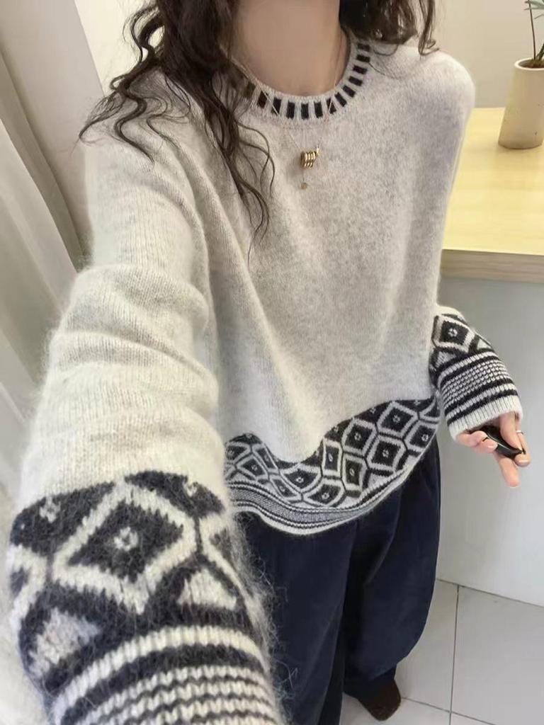 Women's Retro Jacquard Knit Wool Sweater - Loose, Thickened, Long Sleeve, Round Neck for Autumn and Winter