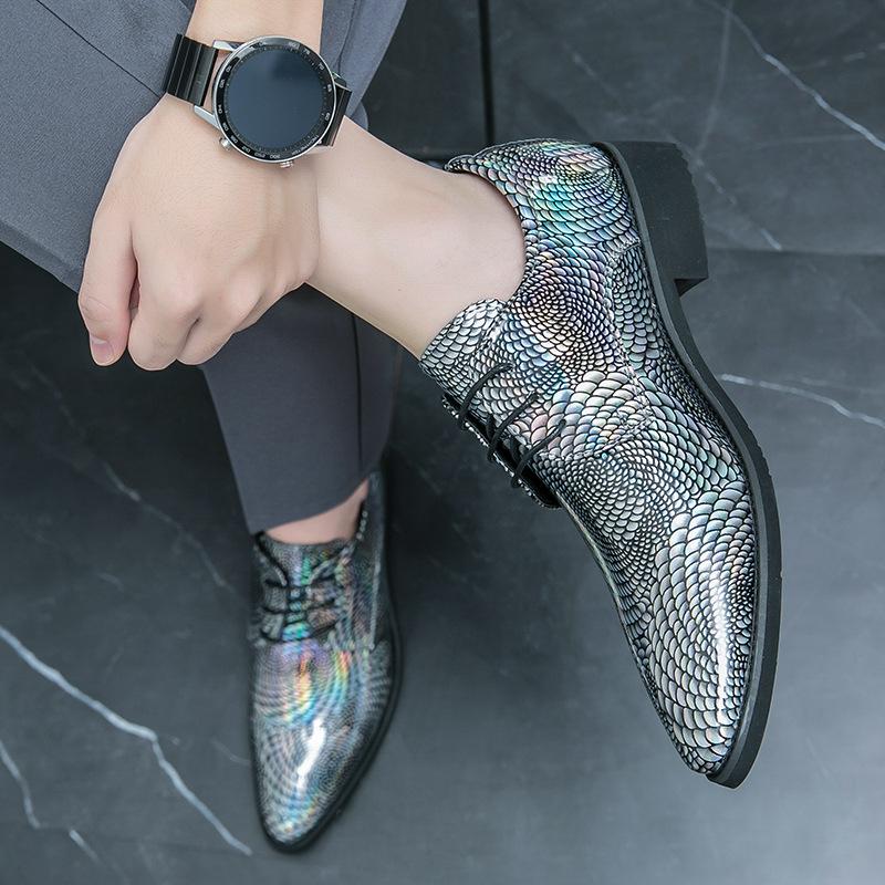 Model Runway Catwalk Leather Shoes Men's Personality Laser Dragon Scale Pattern Patent Leather Glossy Pointed Men's Shoes 48 Trendy Nightclub Shoes