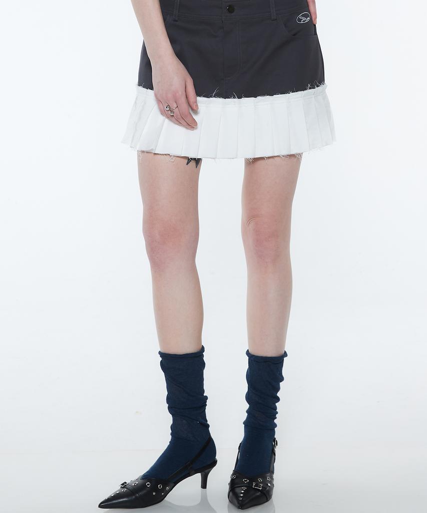Love Is True Curved L Pleats Skirt(Charcoal)