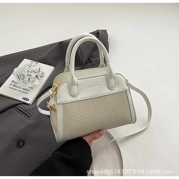 Корейская повседневная женская сумка 2025 новая модная с иностранным темпераментом сумка через плечо с лоскутным нишевым дизайном сумка-седло