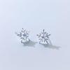 Корейские серьги-пусеты «Снежинки» со сладким цирконом - Простые рождественские украшения в подарок