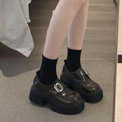 Маленькие лоферы на толстой подошве с увеличением роста женские 2025 новая весна и осень британский стиль ретро универсальный темперамент маленькие кожаные туфли