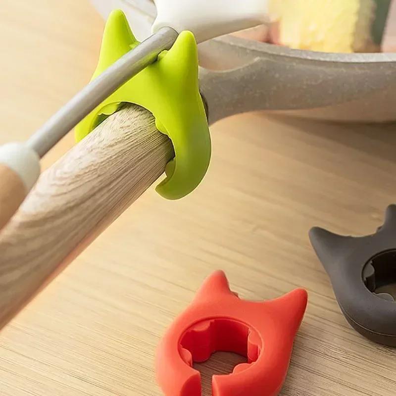 Little Demon Devil Pot Shovel Resting Rack Stir Anti Scalding Overflow Creative Integrated No-Nails Kitchen Gadgets Spoon Holder