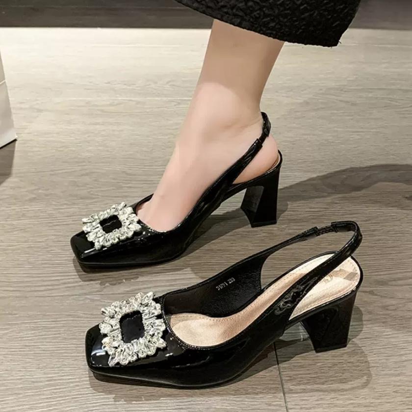 2024 летняя мода стразы квадратные пуговицы высокие каблуки босоножки толстые лакированные кожаные ремешок сзади женские туфли-лодочки