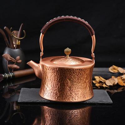 Медный чайник тибетского стиля с чеканкой