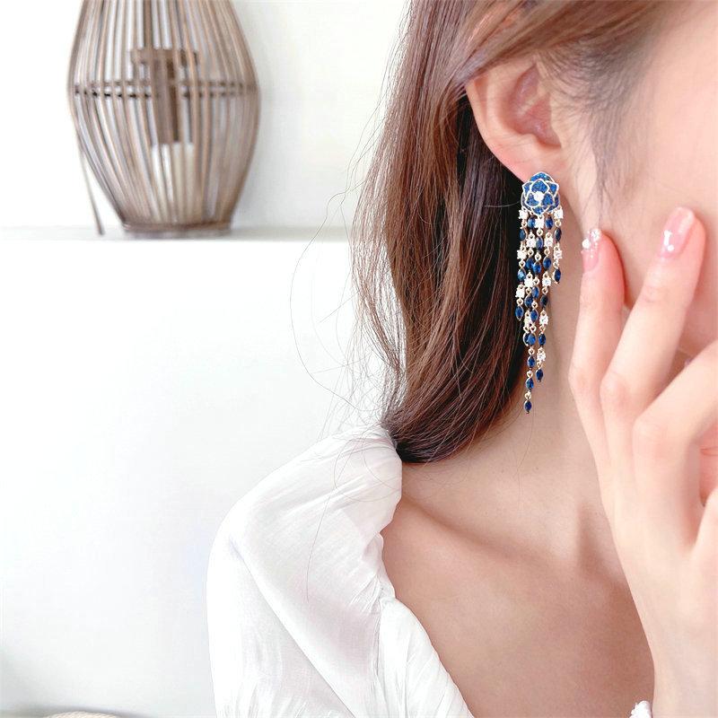 Серьги 2024, трендовые серьги, тяжелые промышленные цветные серьги с цветком циркония, длинные кисточки, темпераментные серьги с камелией для ужина, женские серьги