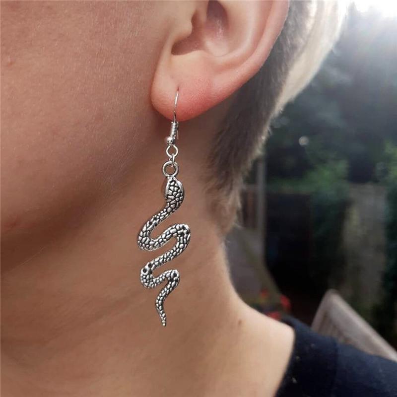 Европейские и американские модные ретро серьги в змеином стиле - Землистые, Крутые, Универсальные зажимы в форме змеи с японскими и корейскими влияниями.