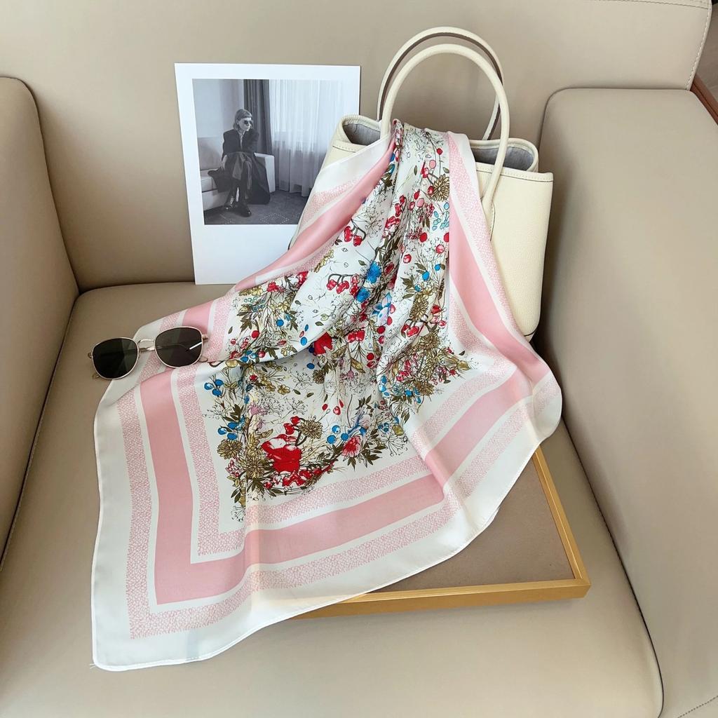 Spring/Summer Fashion Imitation Silk Neckerchief Outdoor Decoration Wraps for Women 70*70cm Breathable Print Square Scarf