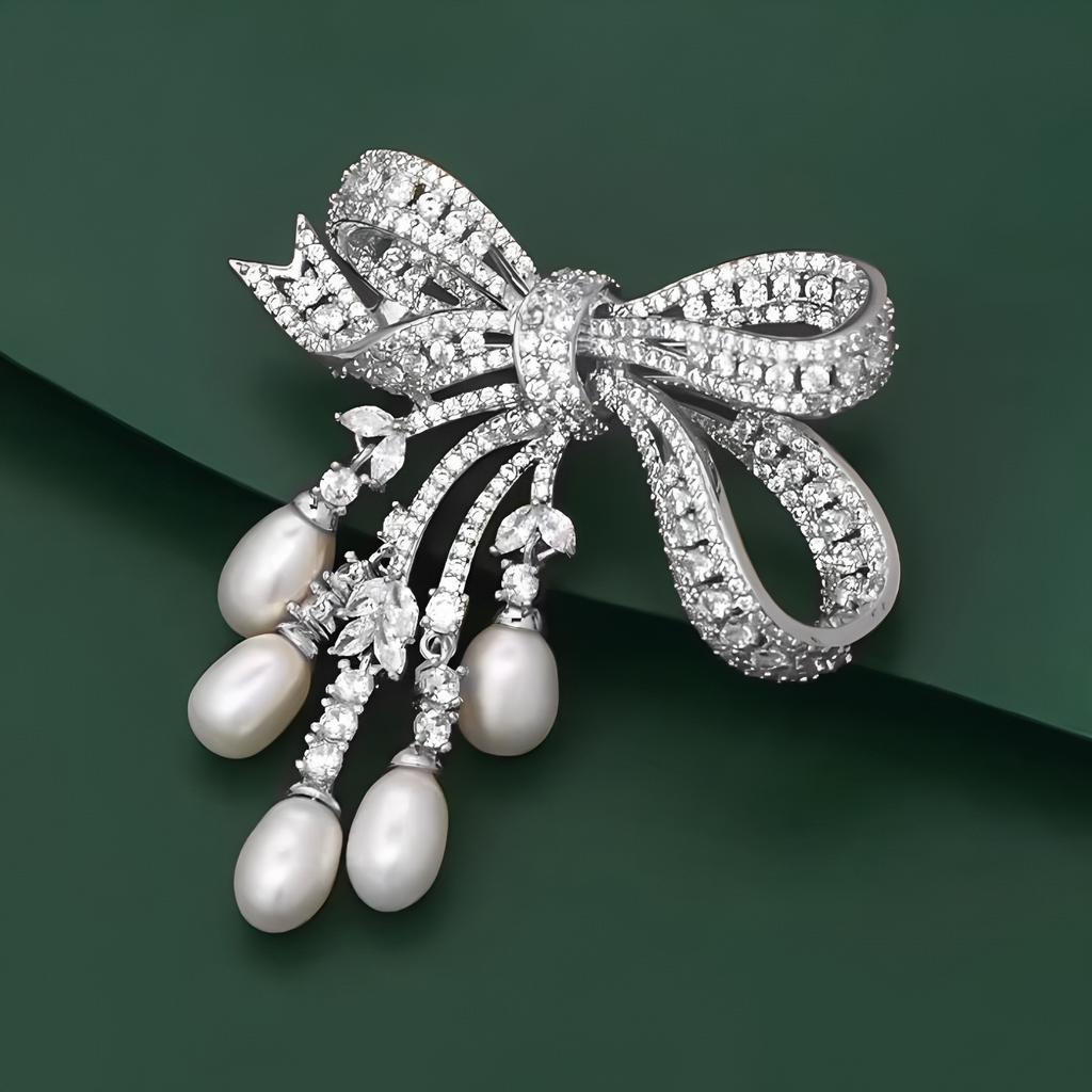 Брошь-кисточка в форме жемчуга с женственным дизайном, нишевая брошь и модное пальто