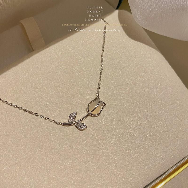 Elegant Pearl Pendant Necklace Women Minimalist Heart Charm Chain Titanium Steel With Gold Plating Lightweight