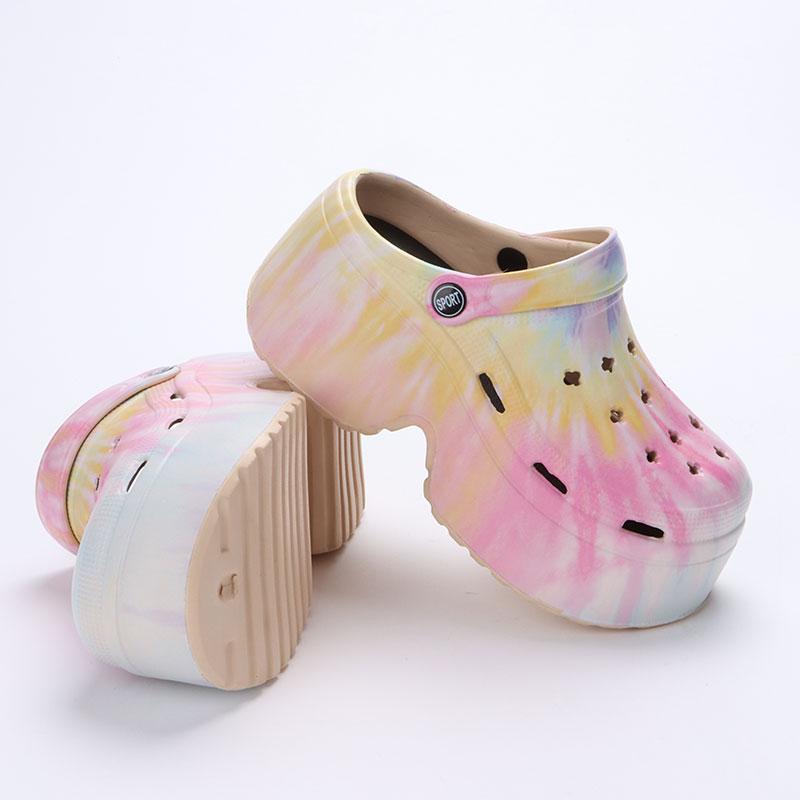 Красочные сабо на массивной платформе, сандалии для женщин, шлепанцы на толстой подошве из ЭВА, пляжные тапочки, танкетка, садовая обувь, лето