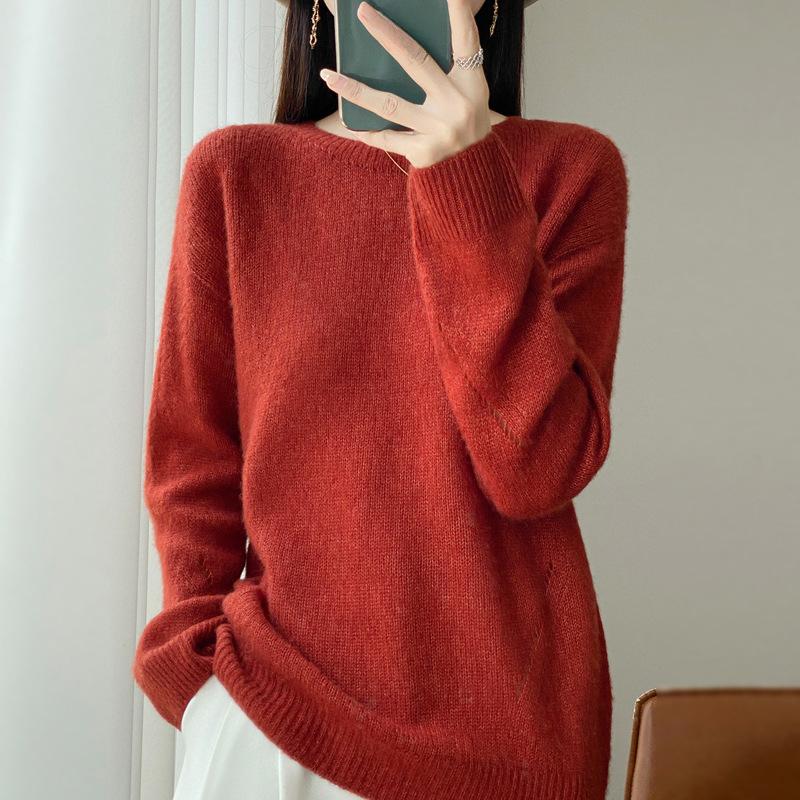 New Autumn and Winter Thickened Round-neck Small Cutout Knitted Sweater for Women with A Round Neck